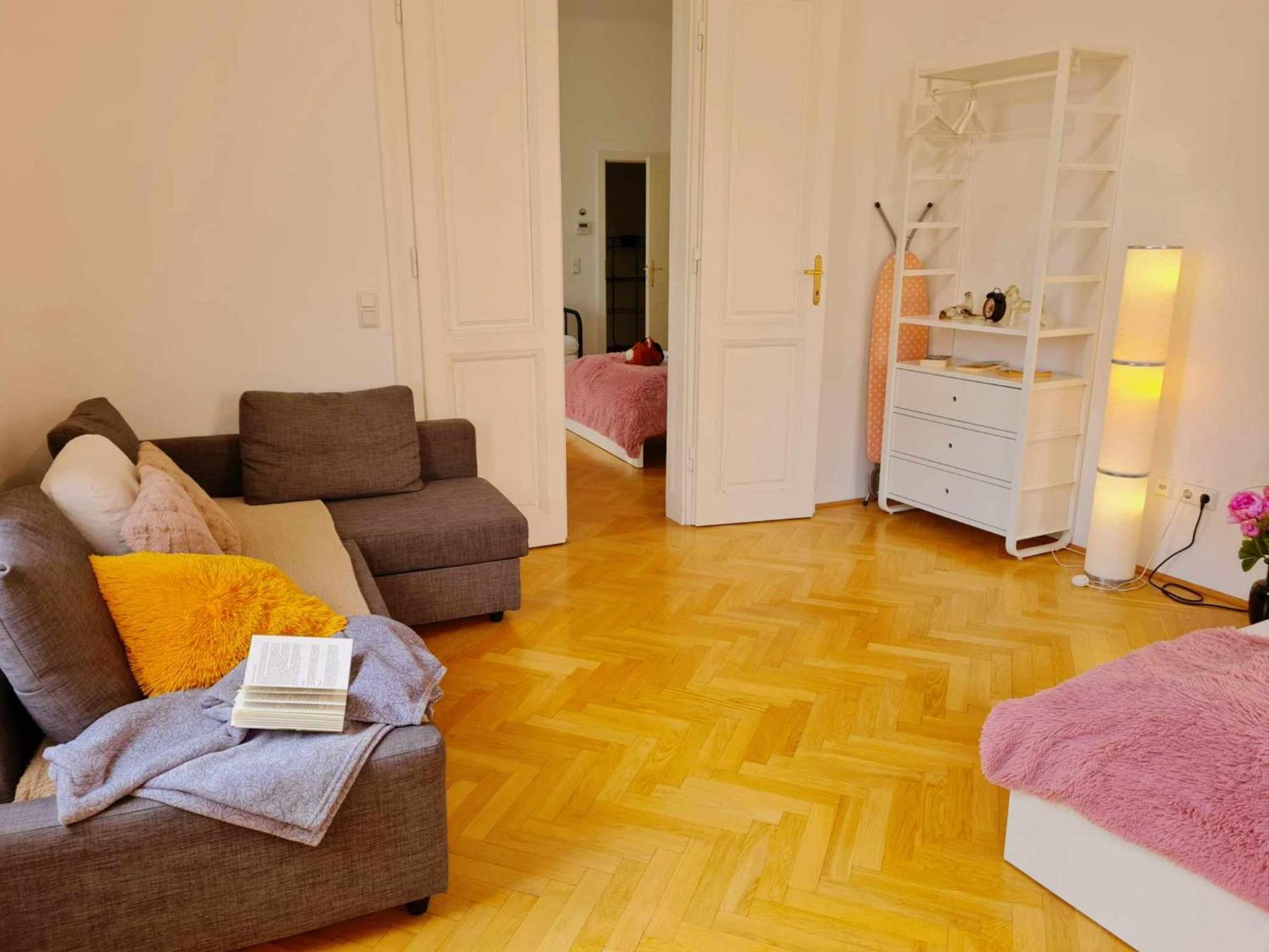Central And Round 3 Minutes To City Shopping Center And Schoenbrunn Palace Vienna Exterior photo